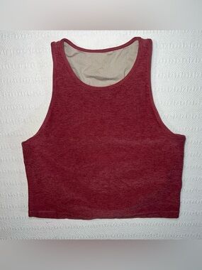 Vuori Elevation Plyo Tank Top Womens Small Red Padded Shelf Bra Cropped VW1004